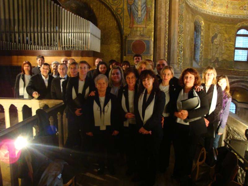 in chiesa